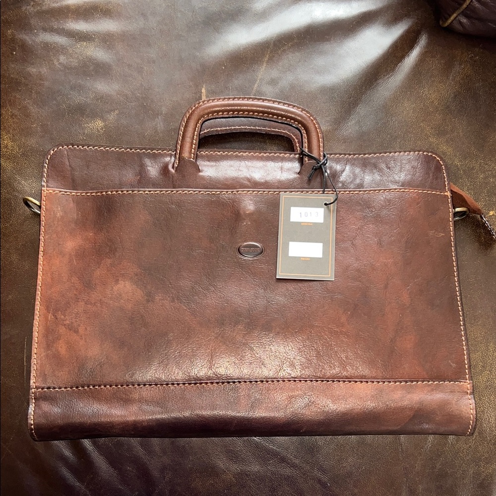 Elegant Brown Leather Briefcase for Men. (Cod. 007)
